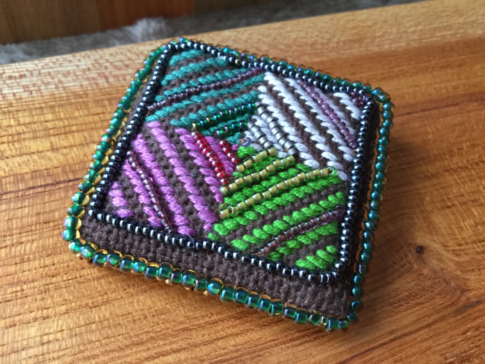 小林モー子 ファンが作る ビーズ刺繍 ブローチ バックチャーム
