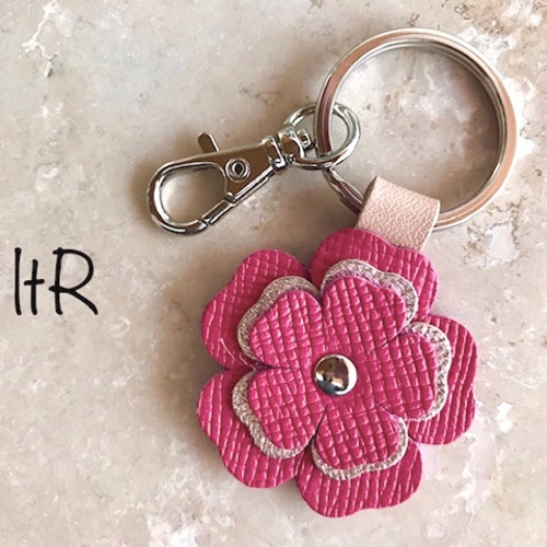 レザー ＊お花のキーホルダー ＊ ローズピンク / 革小物 / 革