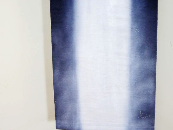 絹地 タペストリー K-1「手描き 黒地 ぼかし染め 神滝」45x125cm (送料込) 2枚目の画像