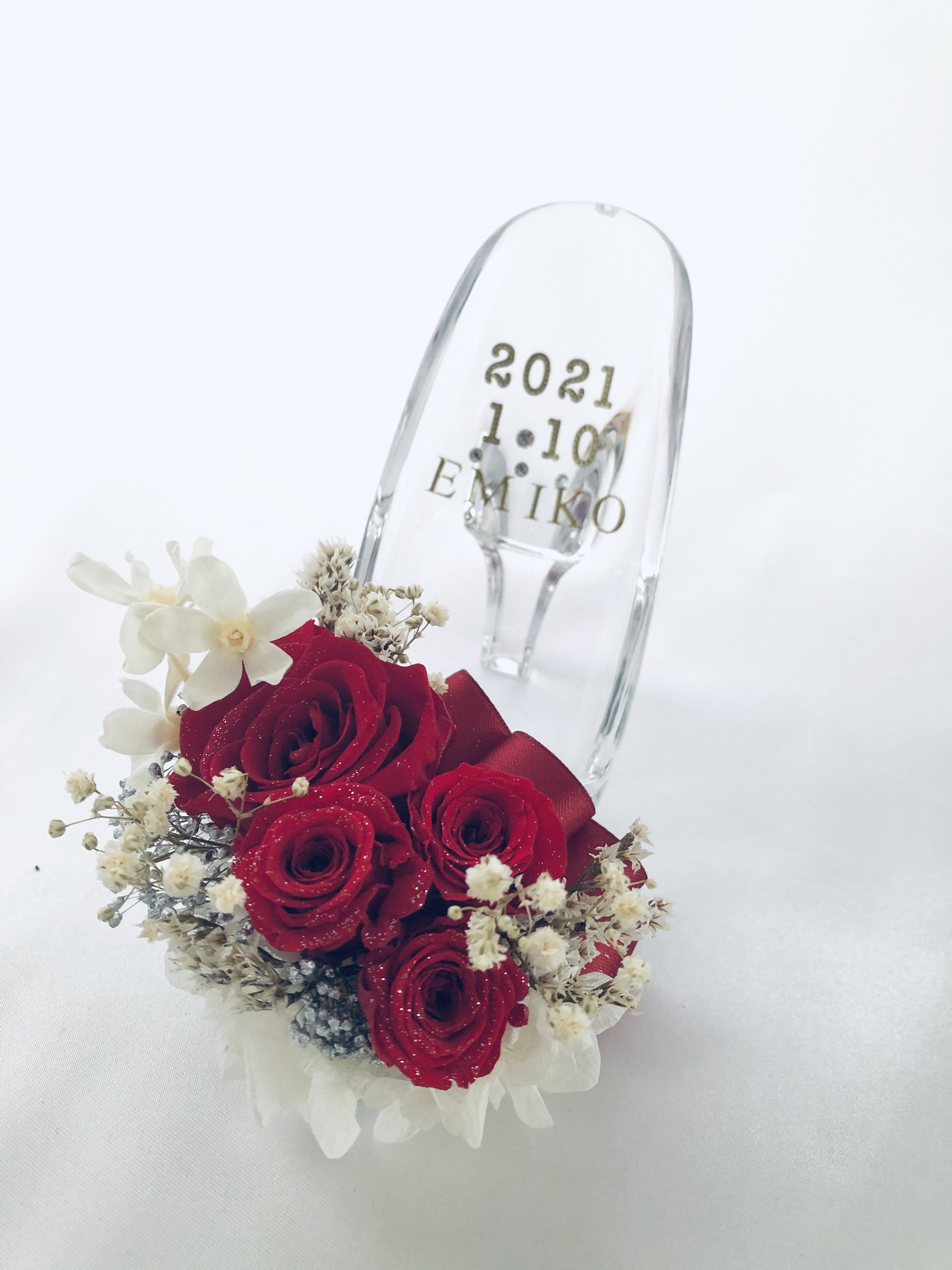 プリザーブドフラワーガラスの靴アレンジ・真紅の薔薇とリボン/フラワーケースリボンラッピング付き