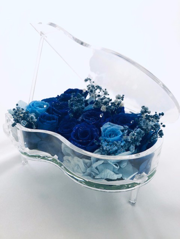 【プリザーブドフラワー／グランドピアノシリーズ】青い薔薇の祝福と奇跡 3枚目の画像