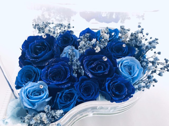 【プリザーブドフラワー／グランドピアノシリーズ】青い薔薇の祝福と奇跡 5枚目の画像