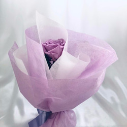 【プリザーブドフラワー／紫の薔薇のふんわり一輪ラッピング】 5枚目の画像