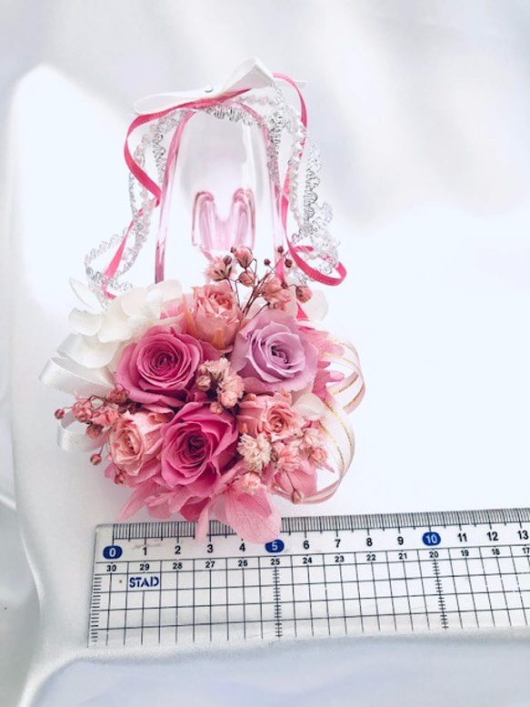 【プリザーブドフラワー／ガラスの靴ミニシリーズ】ピンクの薔薇のプリンセスシューズ 6枚目の画像