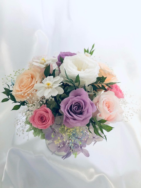 プリザーブドフラワーアレンジ ふんわり寄り添うパステルカラーアレンジ/フラワーケース付き