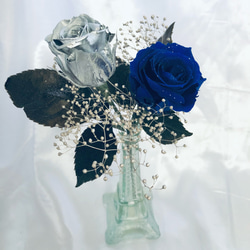 プリザーブドフラワー/シルバーと青い薔薇の花束（花束ラッピングでお届け） 4枚目の画像
