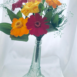 プリザーブドフラワー薔薇とジニアの花束（花瓶付き） 5枚目の画像