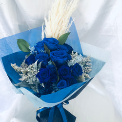 プリザーブドフラワー青い薔薇と小花の花束 4枚目の画像