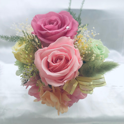 【プリザーブドフラワーピンクの薔薇と小花アレンジ/フラワーケースリボンラッピング付き】 5枚目の画像