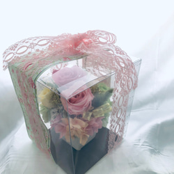 【プリザーブドフラワーピンクの薔薇と小花アレンジ/フラワーケースリボンラッピング付き】 7枚目の画像