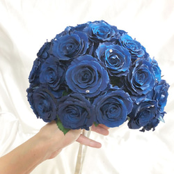 青い薔薇50輪の花束アレンジ／枯れない薔薇プリザーブドフラワー／花束ラッピングブーケスタンド付き 2枚目の画像
