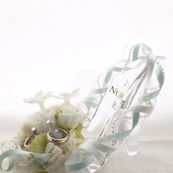 プリザーブドフラワーガラスの靴リングピロー／白い薔薇とジャスミンの祝福 2枚目の画像