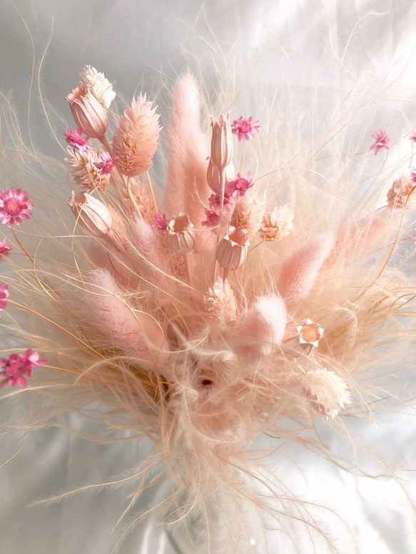 【ベビーピンクのふんわりしたドライフラワー花束】 4枚目の画像