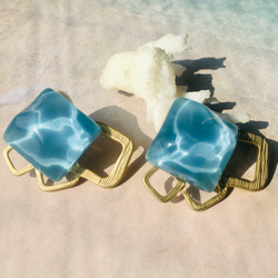 水面と海の泡のイヤリング☆蝶バネ☆マットゴールド 5枚目の画像