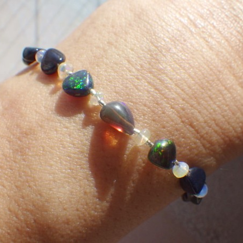 SV925 エチオピアンオパール　縦向き　オーバル　ブレスレット　7×5㎜ SV925 エチオピアンオパール 縦向き オーバル ブレスレット 7×5