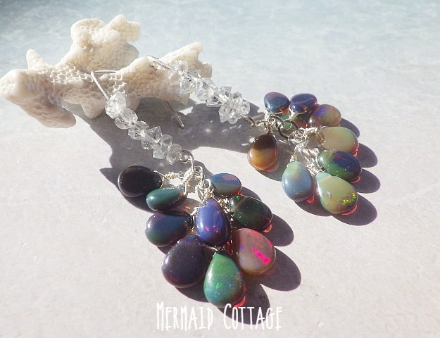 *sv925*Lagoon Opal Bunch Herkimer Hook エチオピア産ブラックオパールピアス