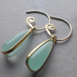 *14kgf*Chalcedony Swirl Earrings　アクアカルセドニーの渦巻きピアス☆槌目 5枚目の画像