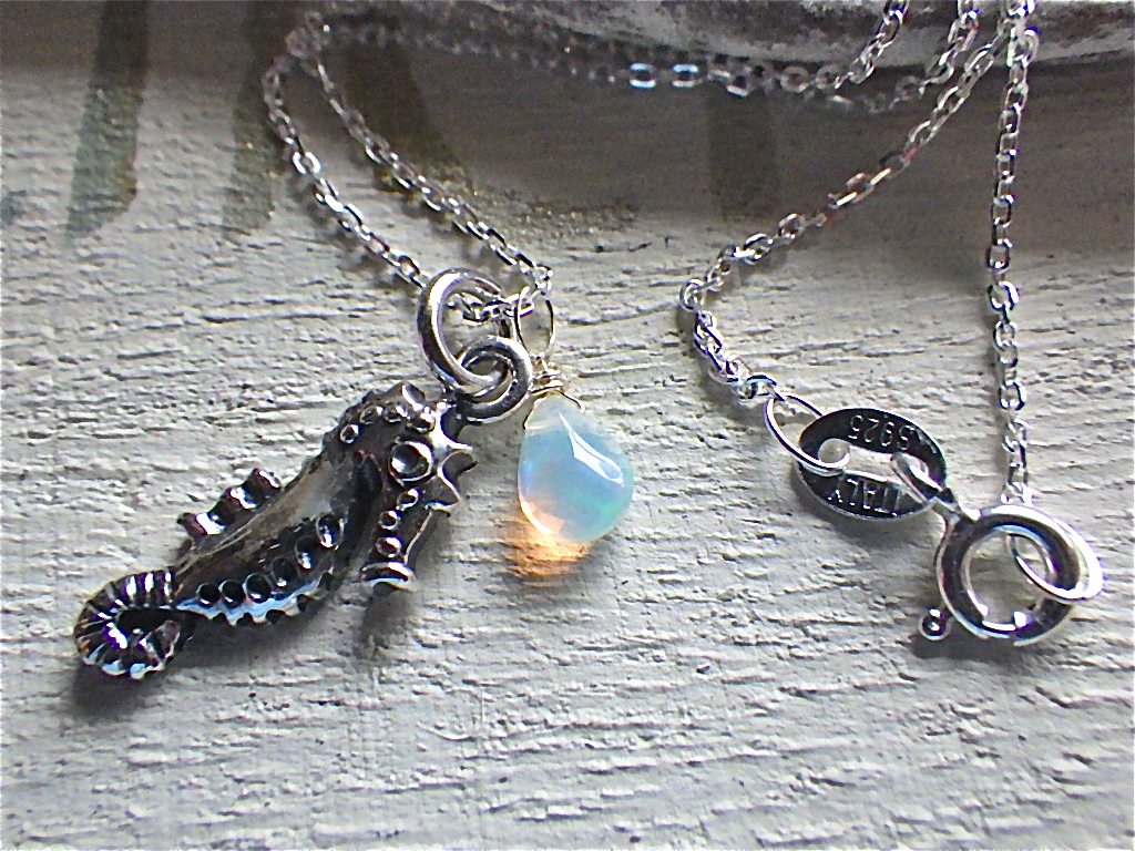 ☆10月スペシャル☆　Seahorse オパールのネックレス　sv925