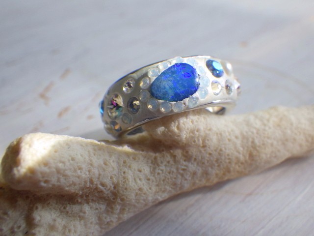 Gland Blue Opal Ring オパールとスワロフスキーのクレイリング