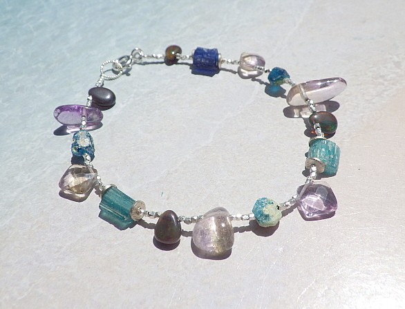 ローマングラスとオパール・天然石の饗宴☆カレンシルバーブレスレット