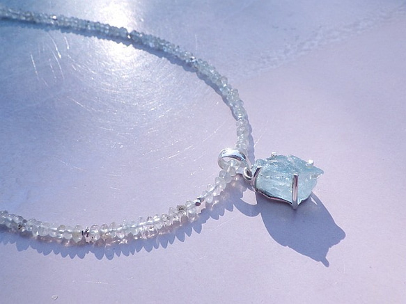 ☆Rough Aquamarine ラフロック アクアマリンのネックレス/sv925 2枚目の画像