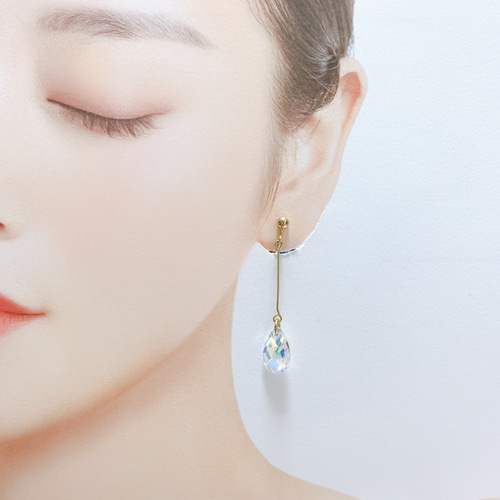 シンプルスワロフスキーしずくイヤリング／ピアス クリスタル きれいめ