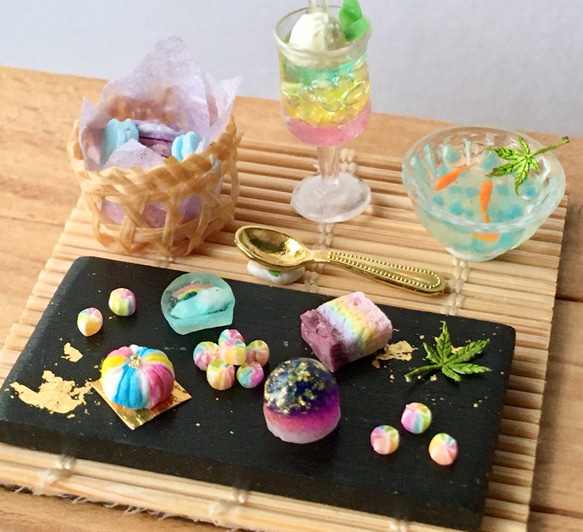 SALE】 1/12サイズ ミニチュア 夏空 〜虹色と空色の和菓子