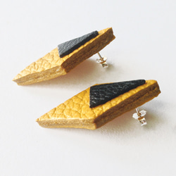 Sonniewing Diamond Shaped Leather Earrings（925スターリングシルバーイヤリング） 3枚目の画像