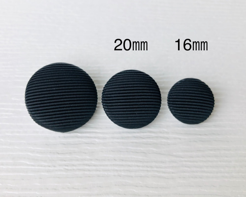 mamerin♪シュシュ付　黒色シングルリボン　くるみボタン 3個セット mamerin♪様専用シュシュ付 黒色シングルリボン くるみボタン 3