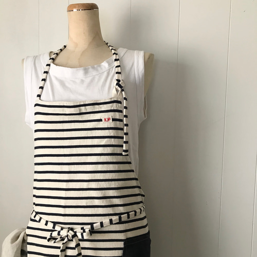 新品 ニットエプロン&ポシェット リメイクサロペットエプロン&ニット帽