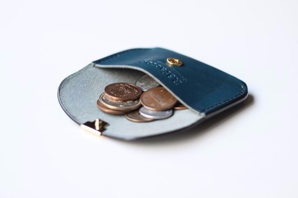 ぷっくりとしたコインケース『mimosa coin case』ブルーA 9枚目の画像