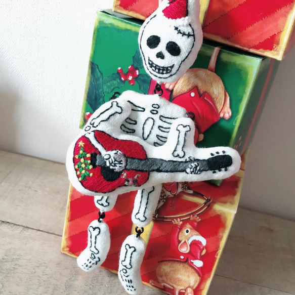 サンタのスケルトンギターマン 2枚目の画像