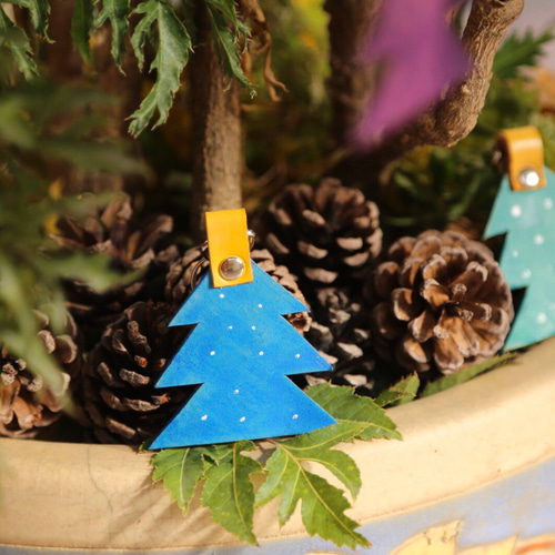 レザークリスマスツリーチャーム//ハンドメイドレザーグッズ