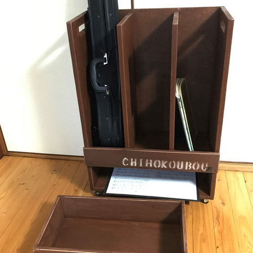 三振とケースと楽譜置き