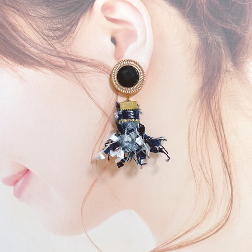 ♡送料無料❁¨̮ ツィードフリンジタッセル ピアス イヤリング