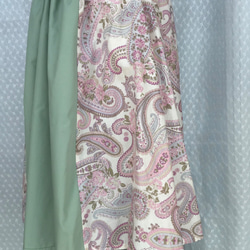 ピンクのペーズリー柄のスカート 1枚目の画像