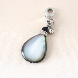 邪な気を祓い、気持ちを整える 天然石チャーム｜黒蝶貝、オニキス 携帯