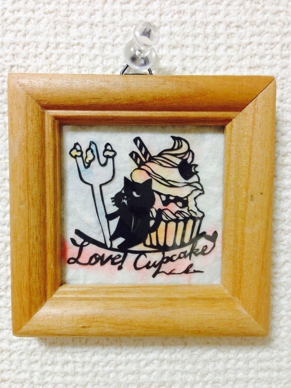 ミニ切り絵：なまいき猫ちゃんとカップケーキ2 1枚目の画像