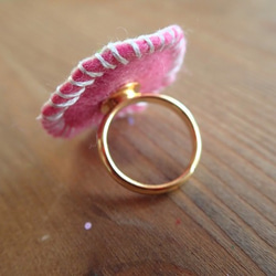 花刺繍の指輪　shiro 2枚目の画像