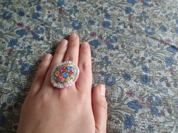 花刺繍の指輪　shiro 3枚目の画像