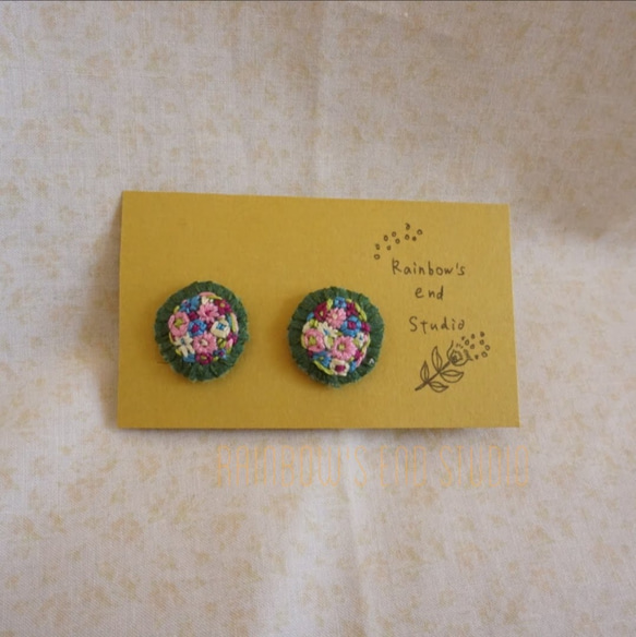 【再販】花刺繍のイヤリング Midori 4枚目の画像