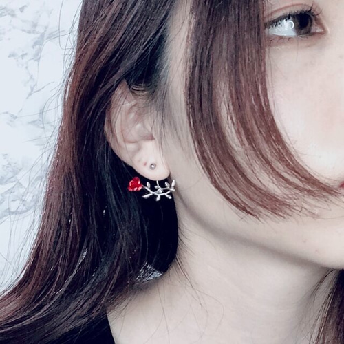 薔薇の球体 黒レースピアス イヤリング〜pink beige〜