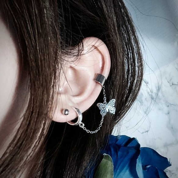 蝶のチェーンピアス / イヤリング 軟骨 かっこいい シルバー 14G