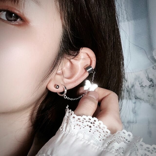蝶のチェーンピアス / イヤリング 軟骨 かっこいい シルバー 14G