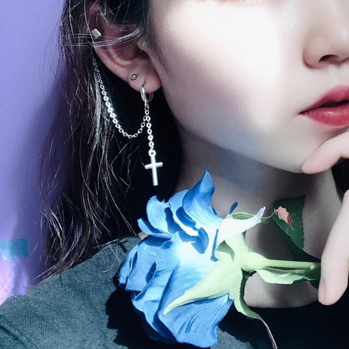 クロスのチェーンピアス / 十字架 メンズ シルバー 片耳 軟骨