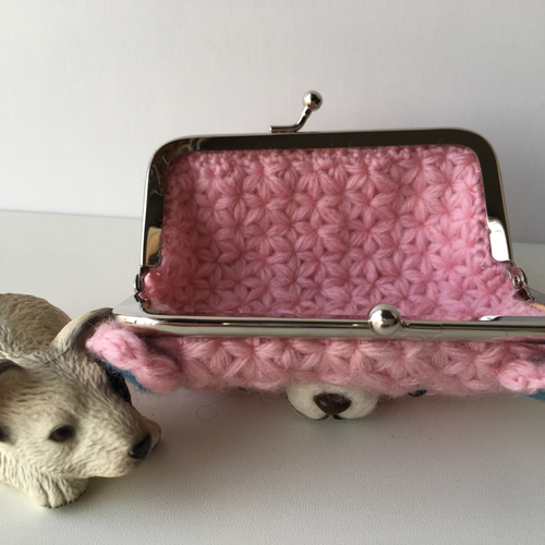 リフ編みで編んだ四角い顔のくまちゃんがま口ポーチ がま口 CAFUNÉ