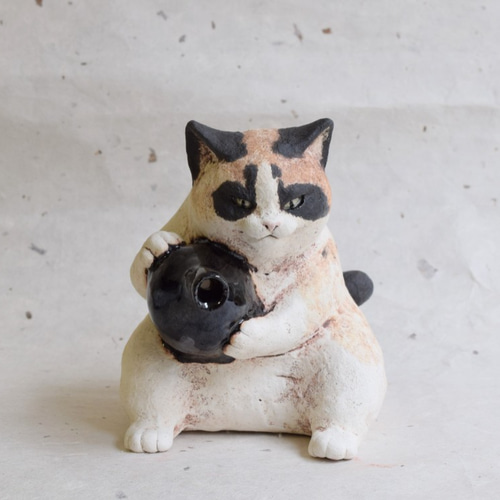 白亜器★猫口（にょこ）ハチワレ猫　ぐい吞み／小鉢★作家物・一点物・希少 白亜器展 作品紹介です 猫徳利パート2