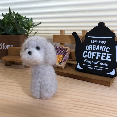 羊毛フェルト 犬 トイプードル シルバー 羊毛フェルト トイプードル【シルバー】の通販 by ついてる's