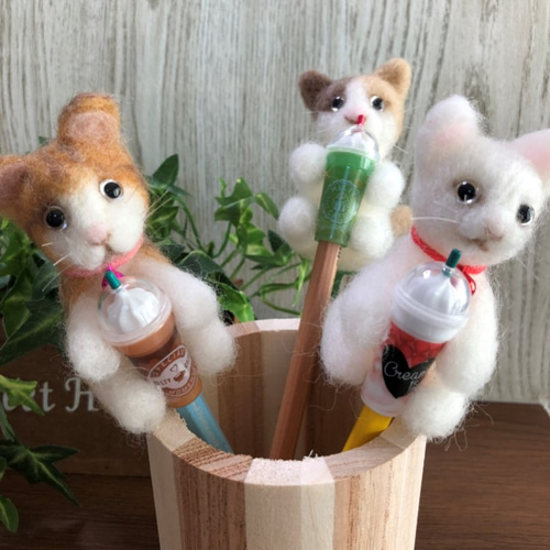 おとママの羊毛フェルト 猫カフェ えんぴつキャップ 白猫 羊毛フェルト 