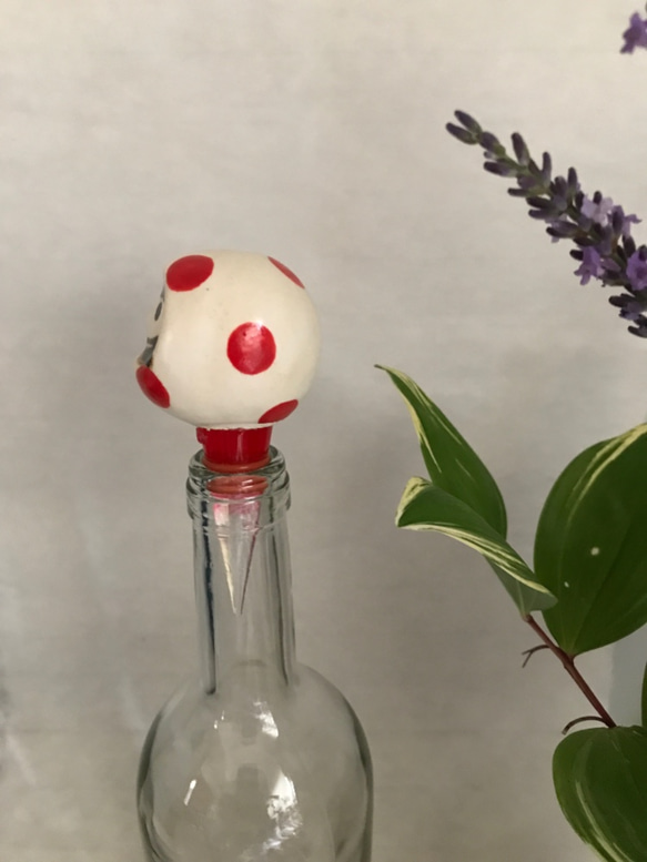【ワインボトル栓】Kiseだるま／赤水玉・赤栓 1枚目の画像